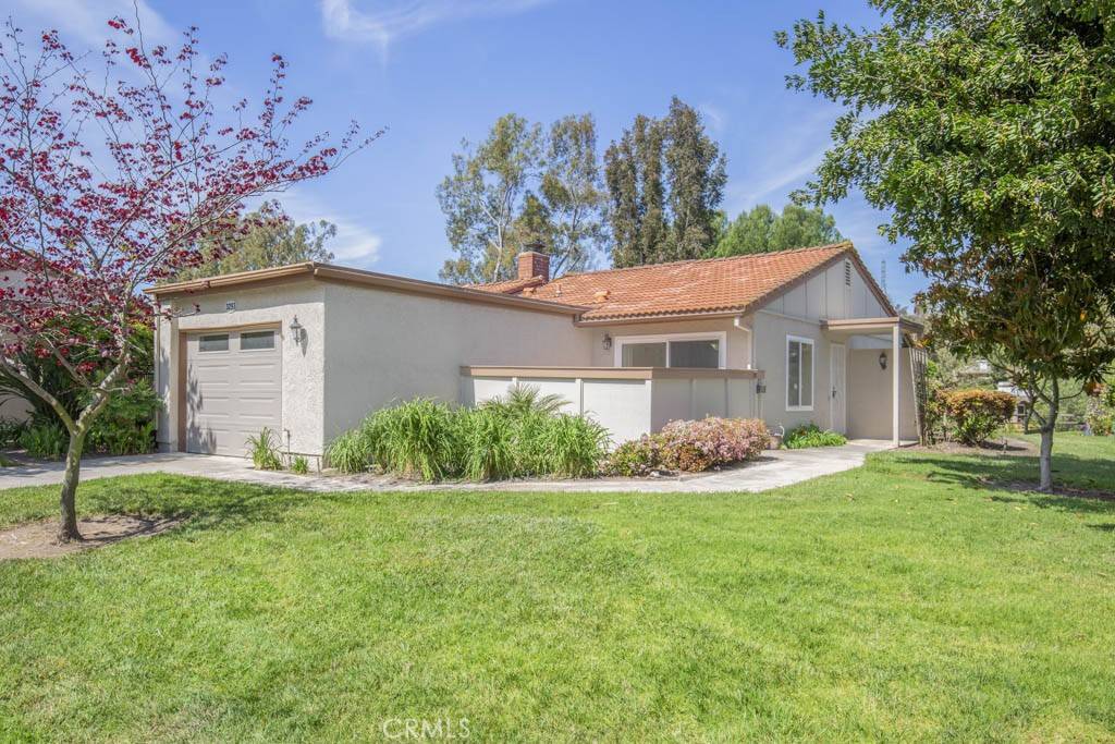 Laguna Woods, CA 92637,3293 San Amadeo #D