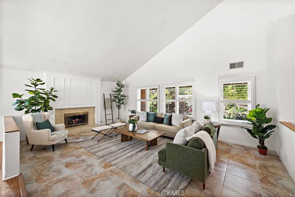 Laguna Hills, CA 92653,25122 Black Horse LN