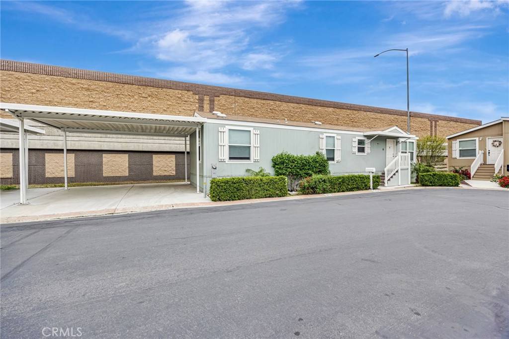 Corona, CA 92882,995 Pomona RD #65