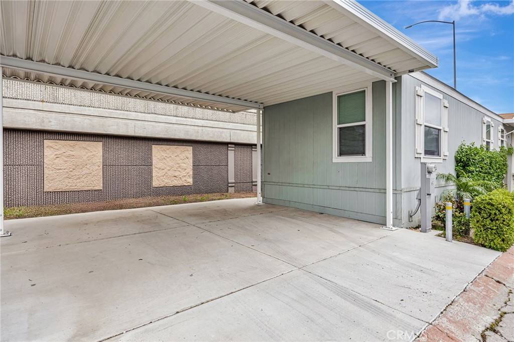 Corona, CA 92882,995 Pomona RD #65