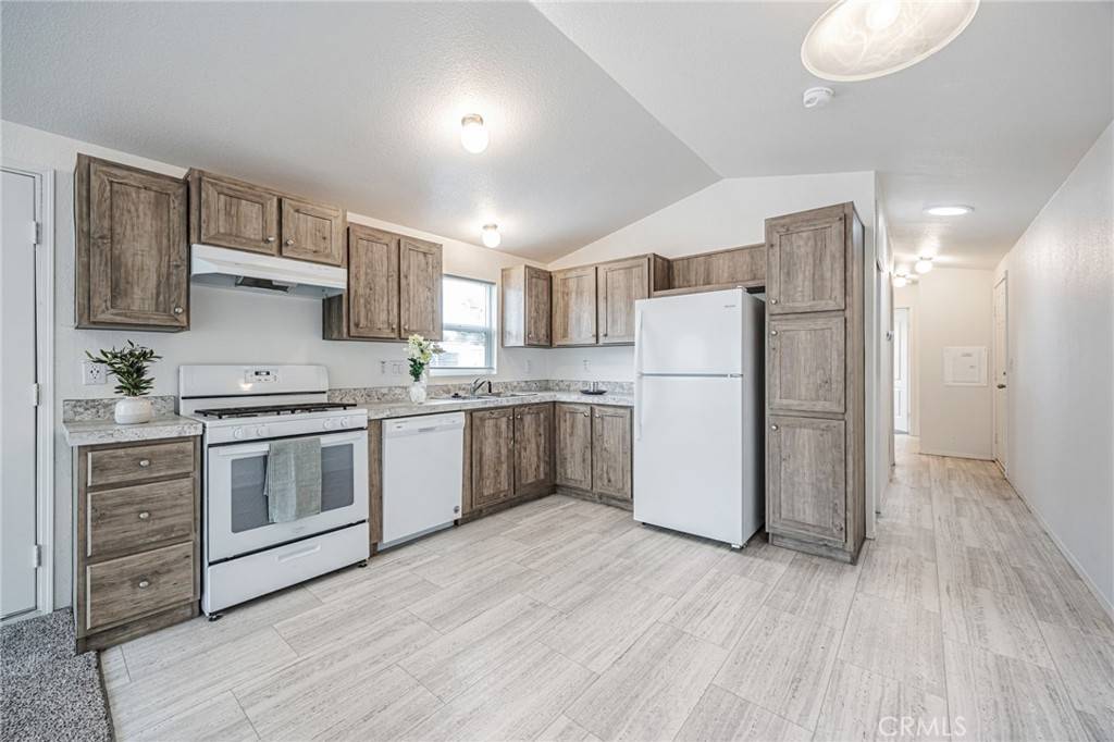 Corona, CA 92882,995 Pomona RD #65