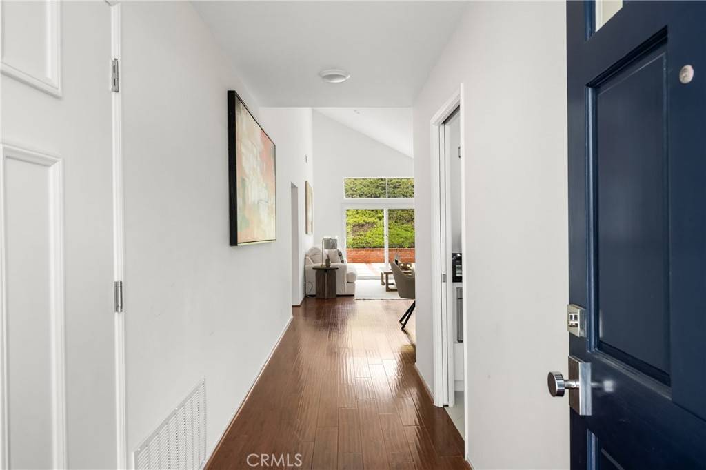 San Clemente, CA 92673,2122 Via Aguila