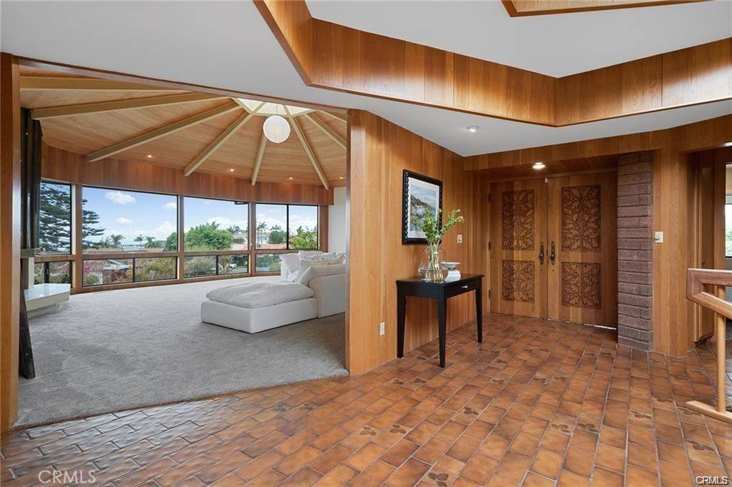 Laguna Beach, CA 92651,814 Emerald