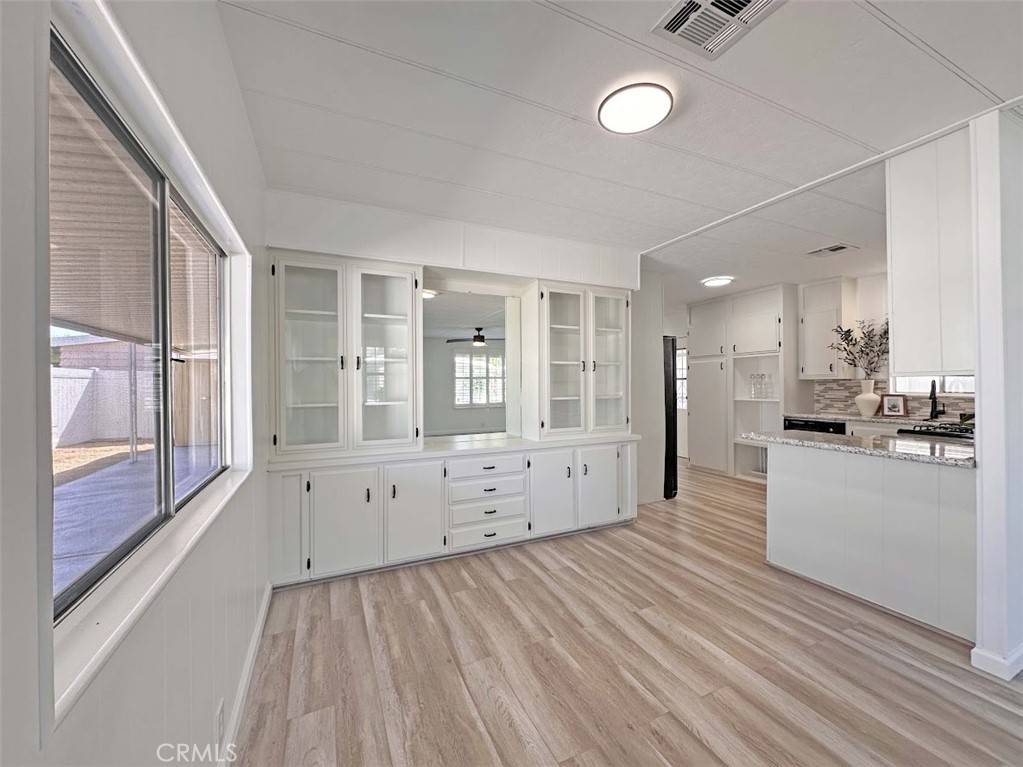 Palm Springs, CA 92264,199 Juniper DR