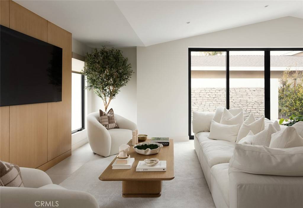 Costa Mesa, CA 92627,286 Cecil PL