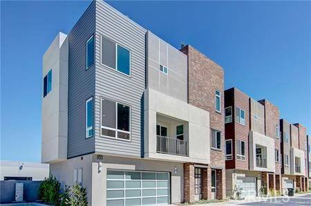 Costa Mesa, CA 92627,826 Brickyard LN