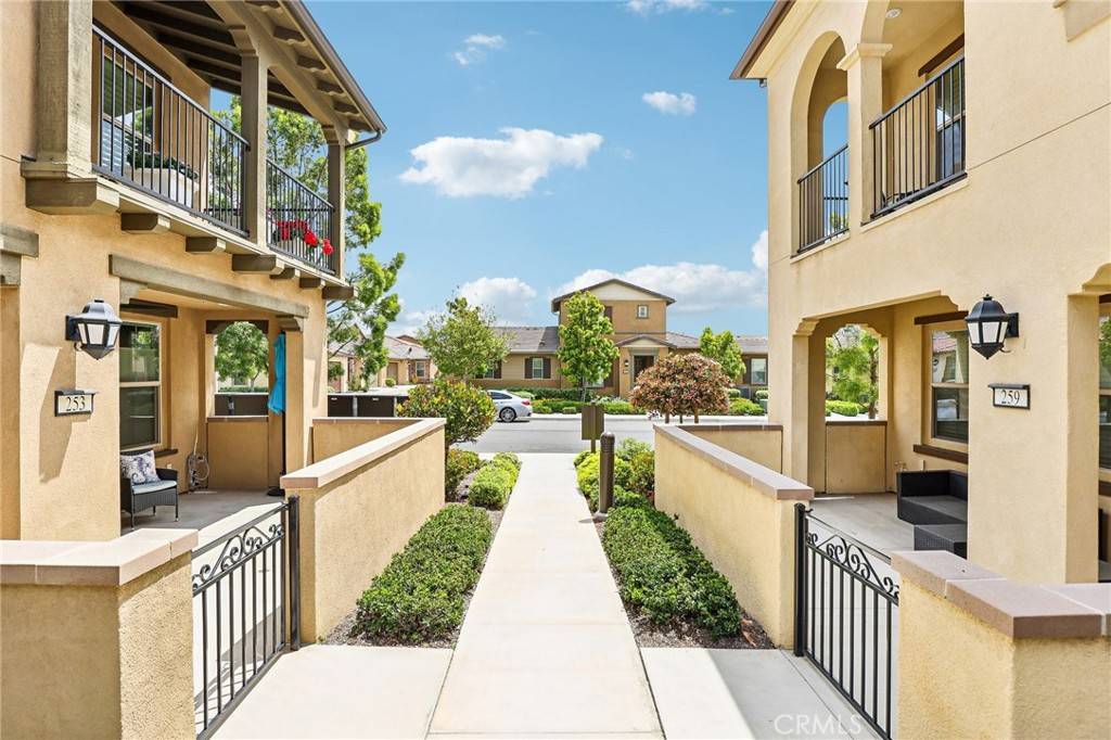 Irvine, CA 92618,253 Carlow
