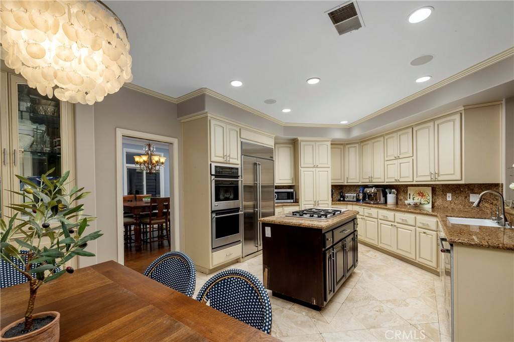 Huntington Beach, CA 92648,6592 Silverspur LN