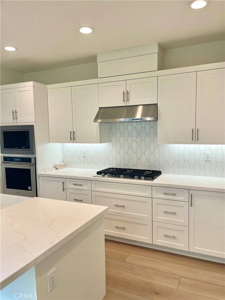 Ventura, CA 93004,10895 Carlos ST