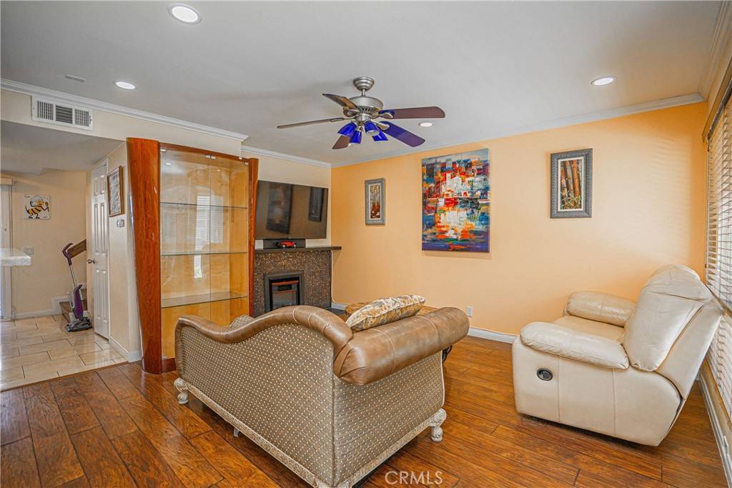 Stanton, CA 90680,10712 Knott AVE
