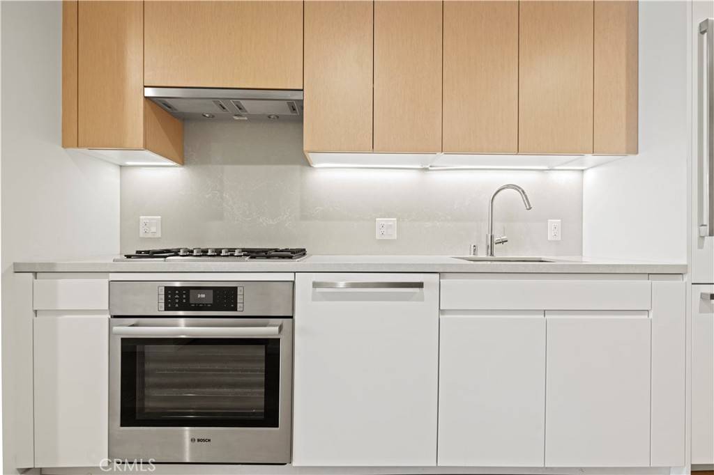 Los Angeles, CA 90017,877 Francisco ST #1723