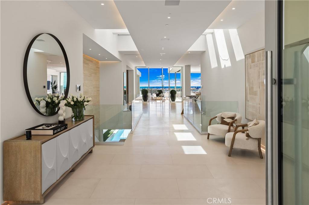 Corona Del Mar, CA 92625,1119 Dolphin