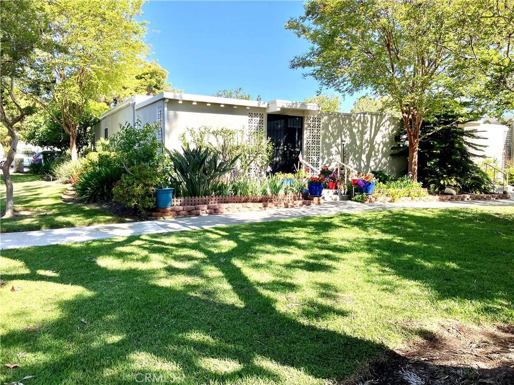 Laguna Woods, CA 93637,588 AVENIDA MAJORCA #D