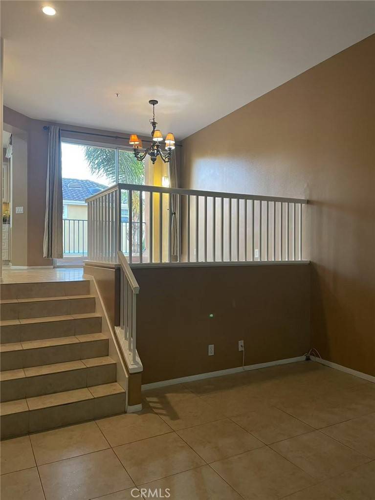 Irvine, CA 92606,402 Marinella Aisle
