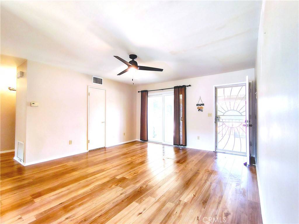 Newhall, CA 91321,26373 Oak Highland DR #E