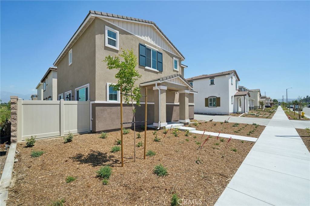 Redlands, CA 92374,2132 Bergamot ST