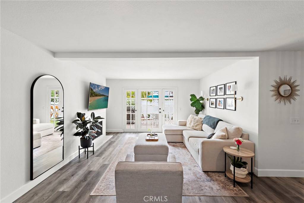 Costa Mesa, CA 92626,917 Hyde Ct