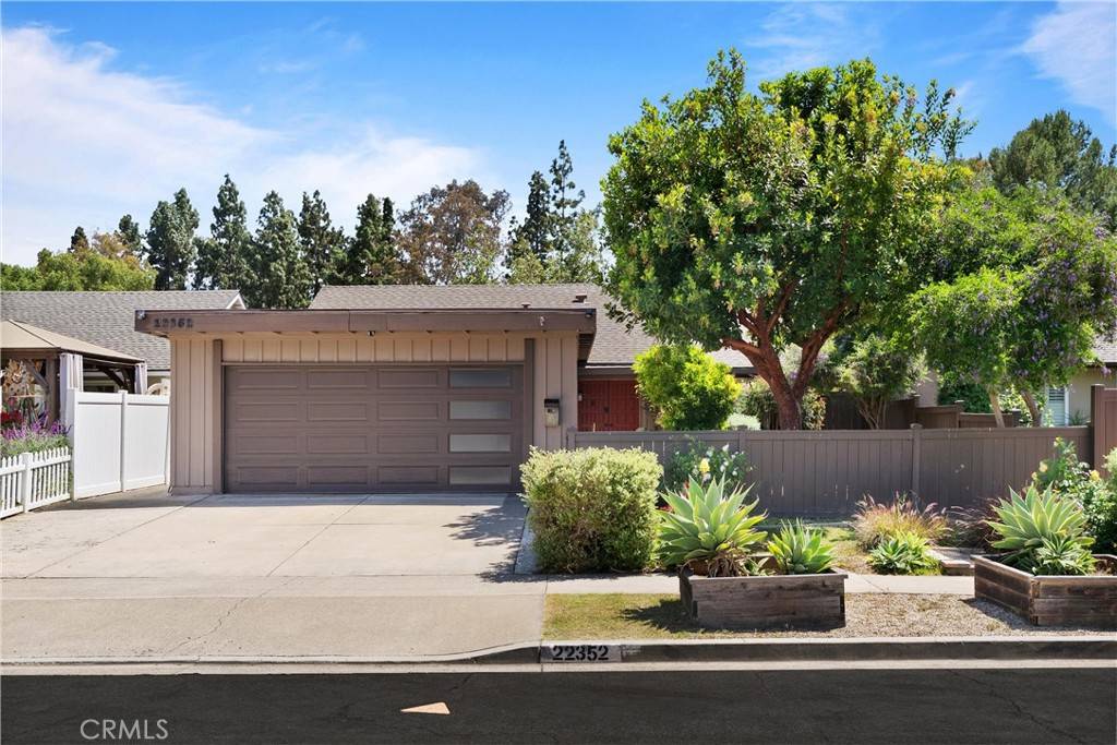Laguna Hills, CA 92653,22352 Torino