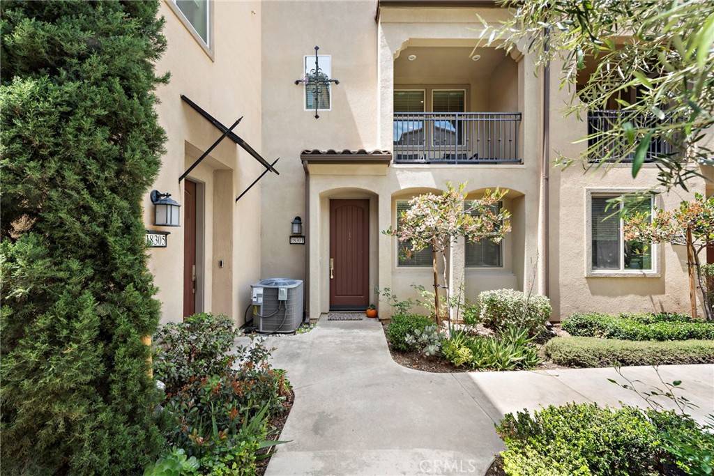 Yorba Linda, CA 92886,18301 Goldbark WAY