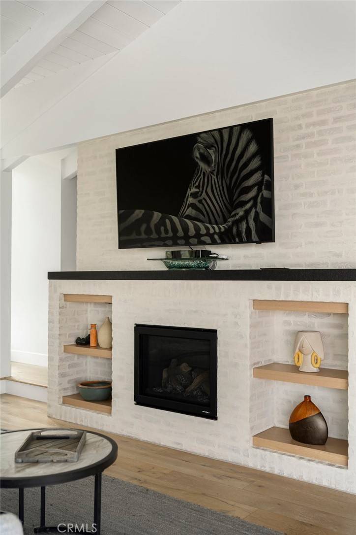 Laguna Beach, CA 92651,790 Hermosa WAY