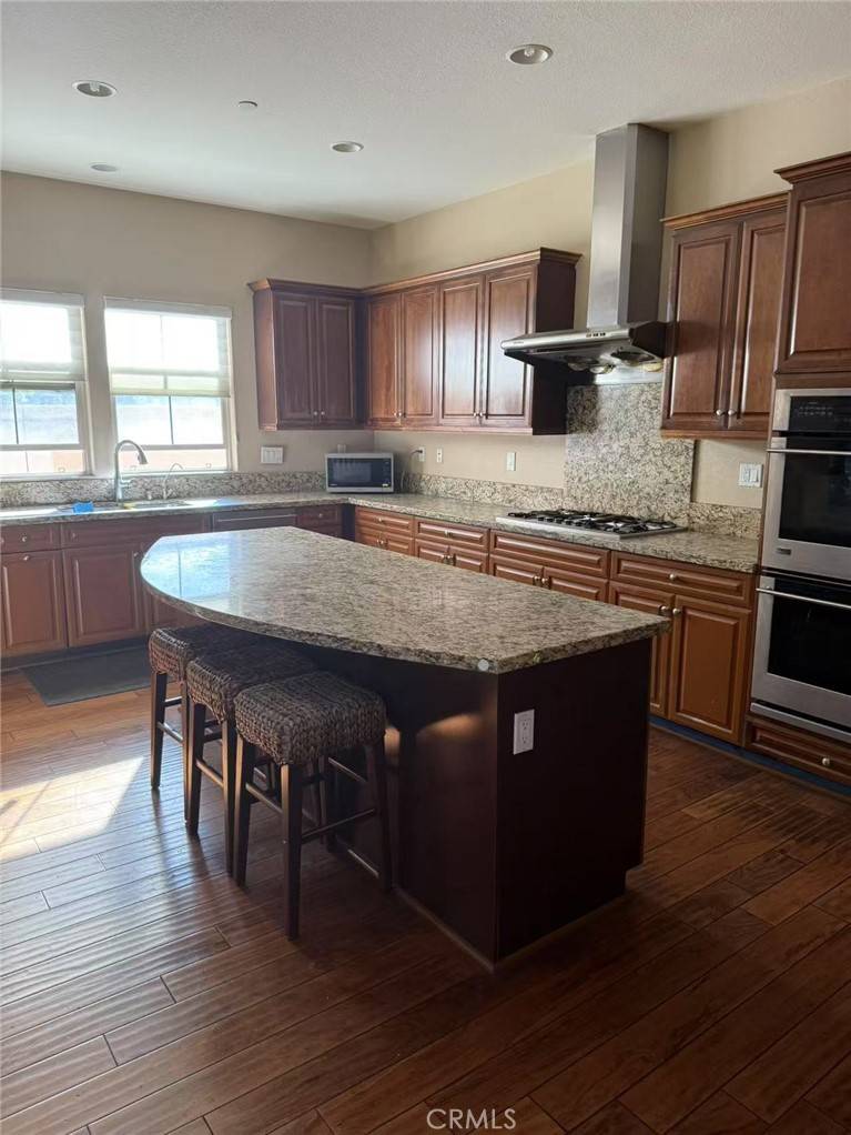Irvine, CA 92620,29 Roycroft