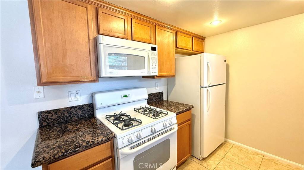 Riverside, CA 92507,1317 Massachusetts AVE #204