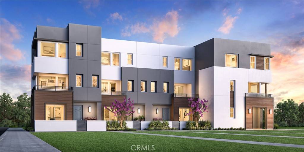 Santa Ana, CA 92705,667 S Lyon ST