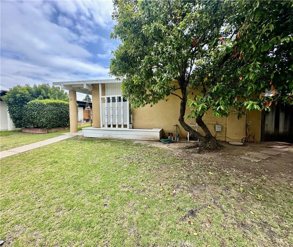 Costa Mesa, CA 92626,117 Clearbrook LN