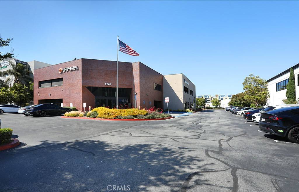 Irvine, CA 92614,2569 Mccabe WAY
