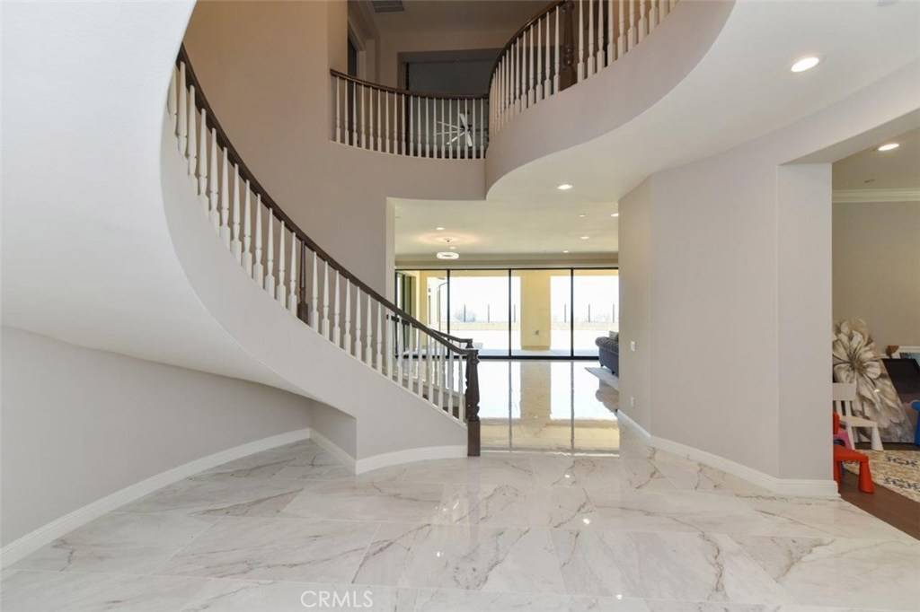 Irvine, CA 92602,222 Clear Falls