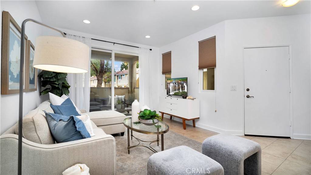 Tustin, CA 92782,189 Gallery WAY