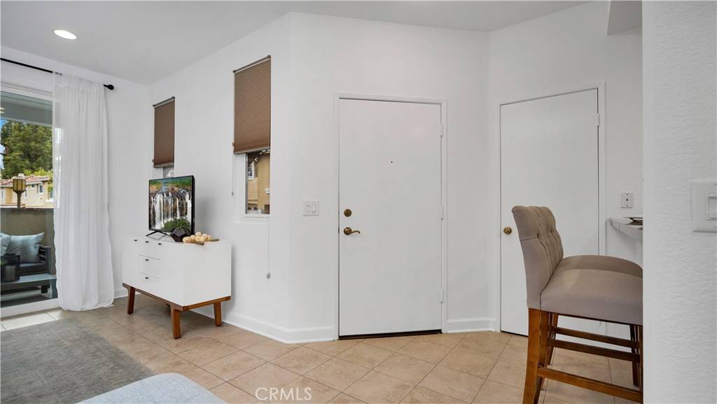 Tustin, CA 92782,189 Gallery WAY
