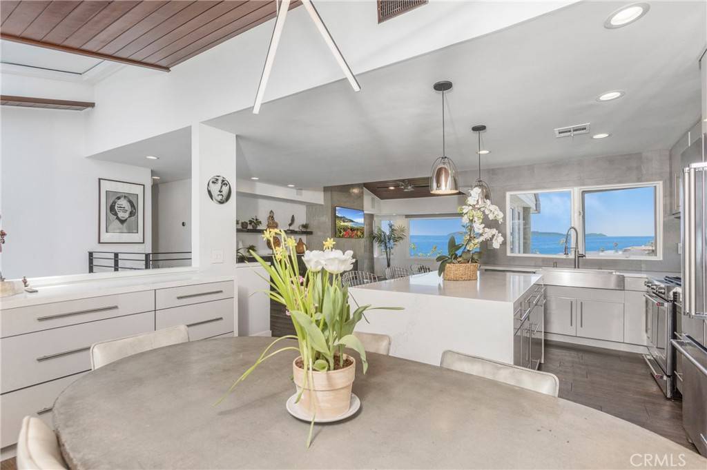 Laguna Beach, CA 92651,546 Temple Hills DR