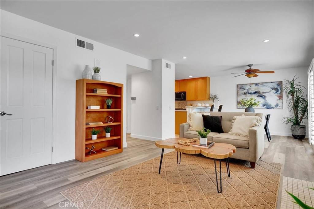 Irvine, CA 92612,11 Exeter