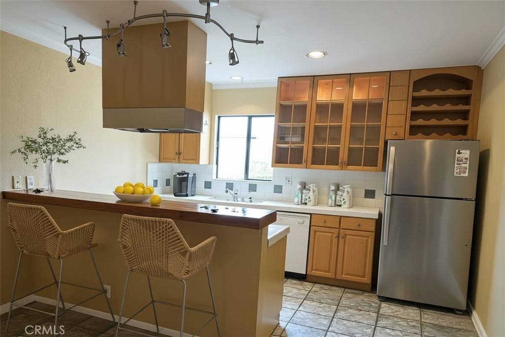 Los Angeles, CA 90066,12747 Pacific AVE #4