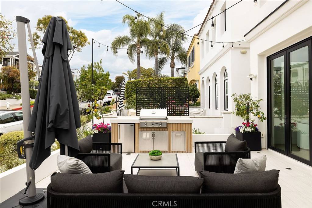 Corona Del Mar, CA 92625,502 Jasmine AVE #A