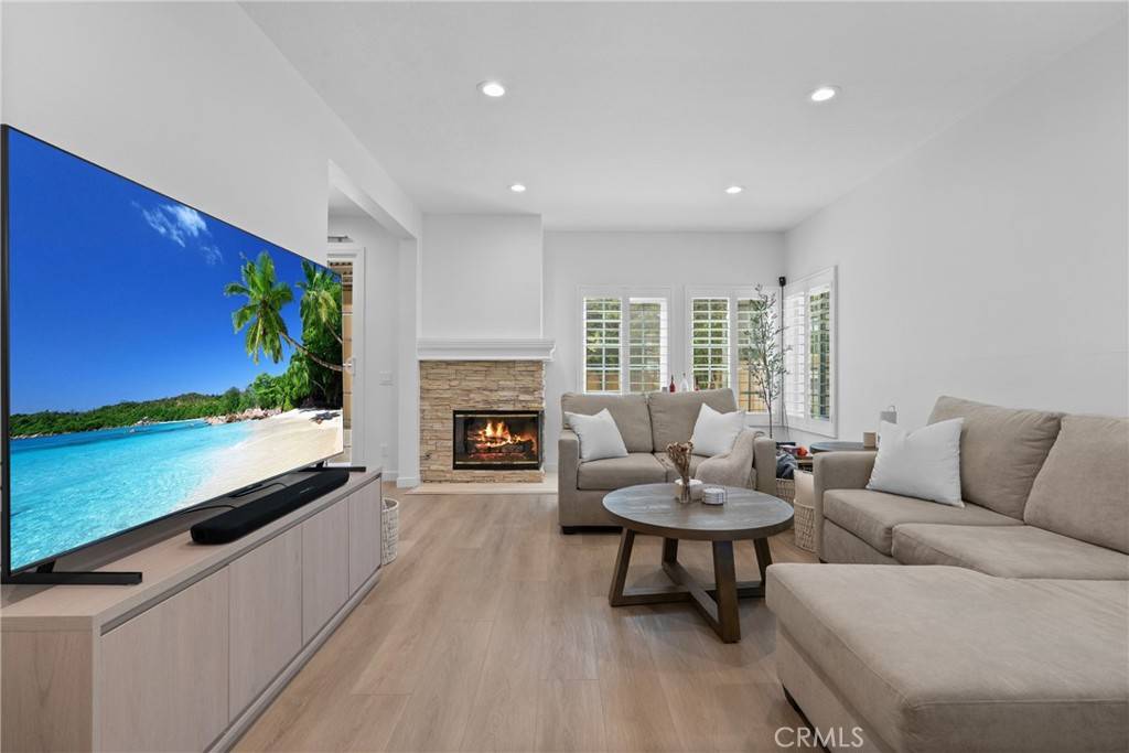 Tustin, CA 92782,2411 Mira Monte CT