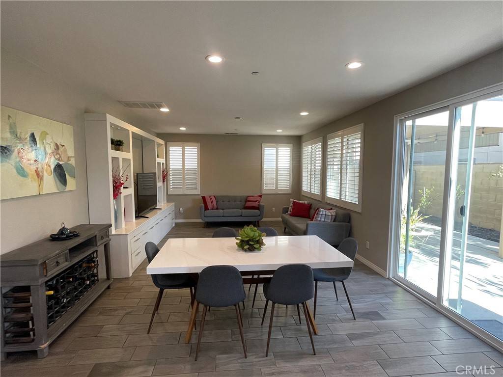 Placentia, CA 92870,320 E Costera CT