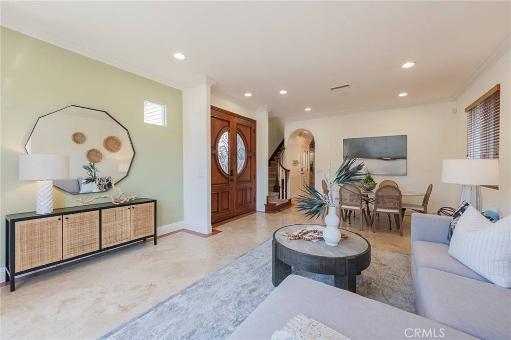 Huntington Beach, CA 92648,416 15th ST