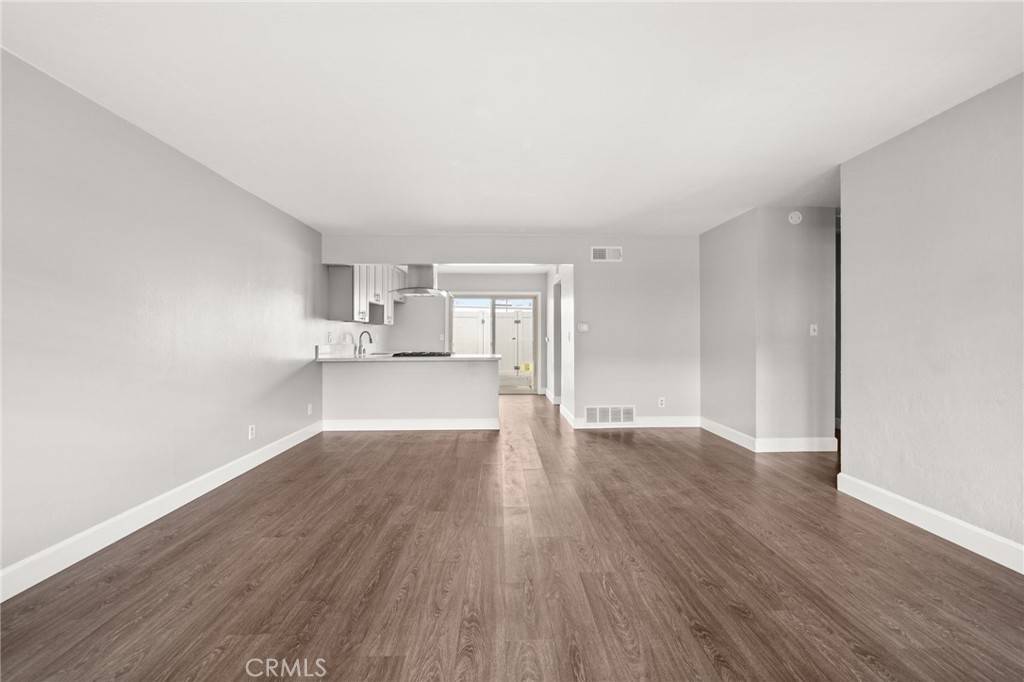 Westminster, CA 92683,8038 Worthy DR