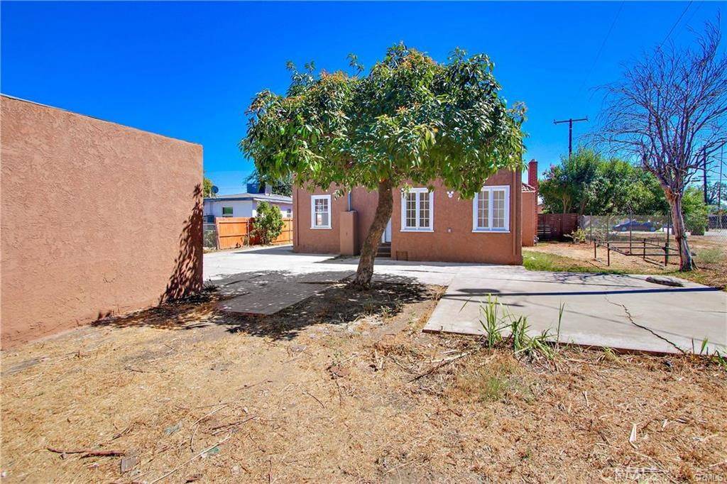 Compton, CA 90220,443 W Tichenor ST