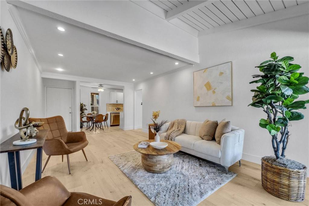 Santa Ana, CA 92707,1010 W Macarthur BLVD #8