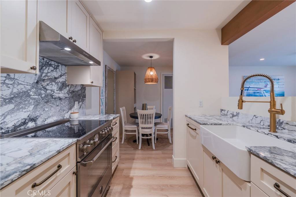 Huntington Beach, CA 92648,215 Wichita AVE #106