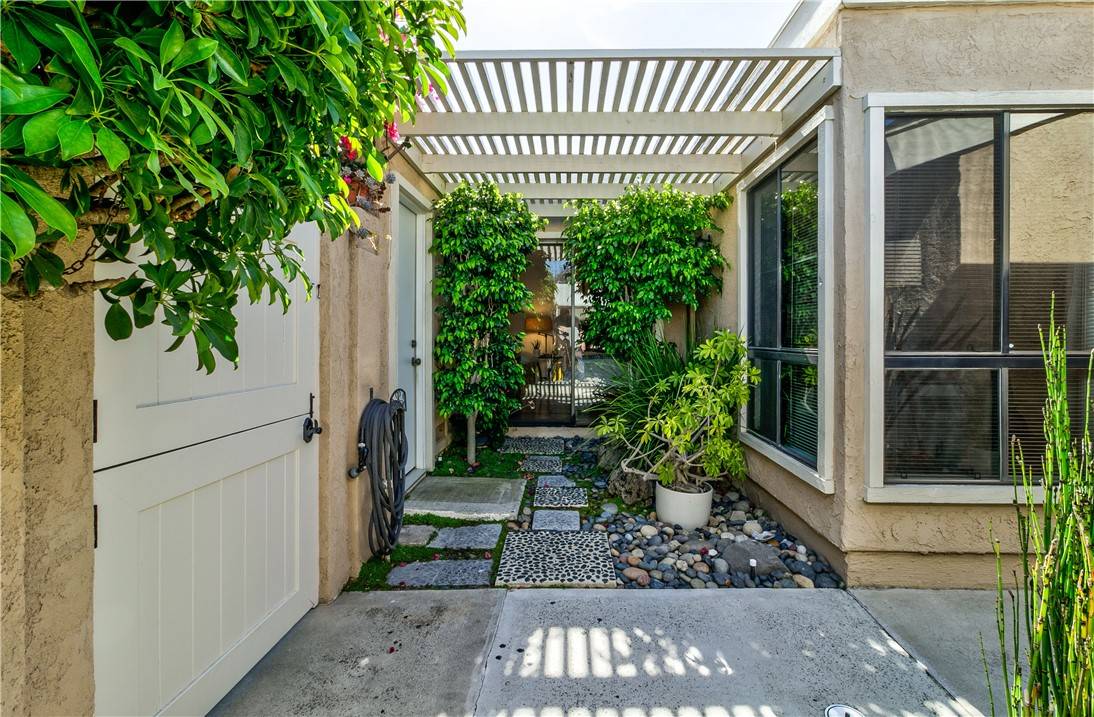 Laguna Niguel, CA 92677,28071 Turlock CT