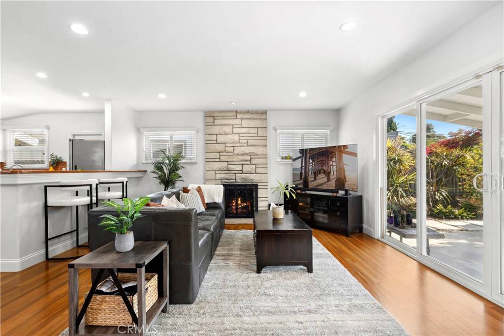 Costa Mesa, CA 92626,3007 Killybrooke LN