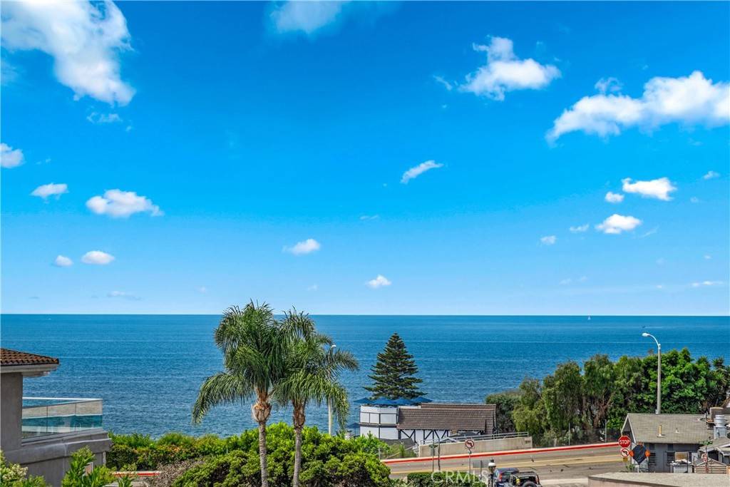 Laguna Beach, CA 92651,320 Ashton DR