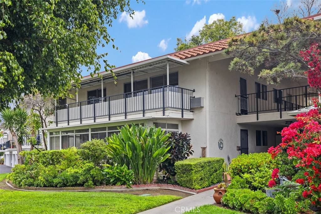Laguna Woods, CA 92637,2319 Via Puerta #O