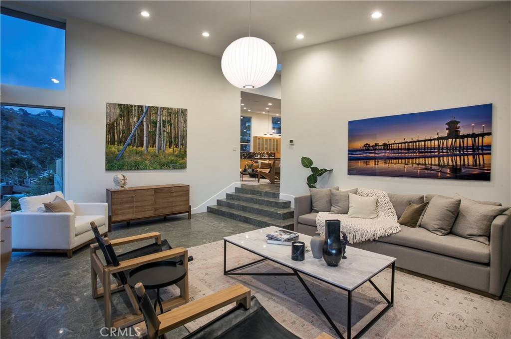 Laguna Beach, CA 92651,533 Temple Hills DR