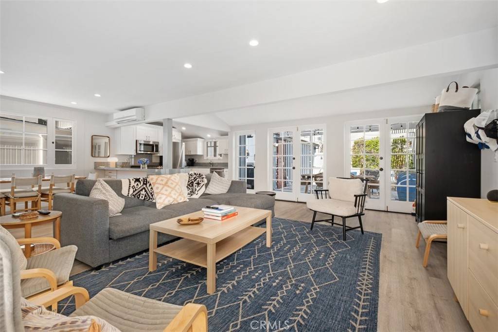 Newport Beach, CA 92662,202 Onyx AVE