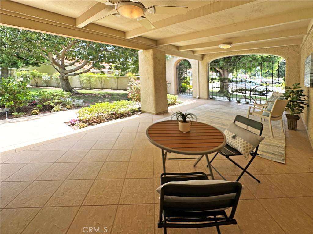 Laguna Woods, CA 92637,3525 Bahia Blanca W #B